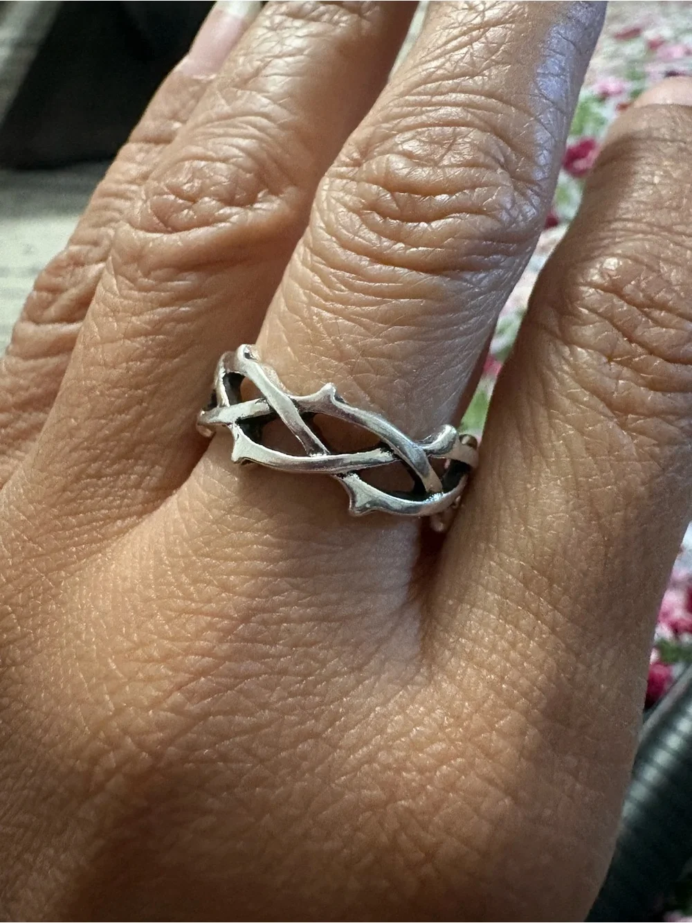 Twisted Vine Pattern Ring in Silver Tone